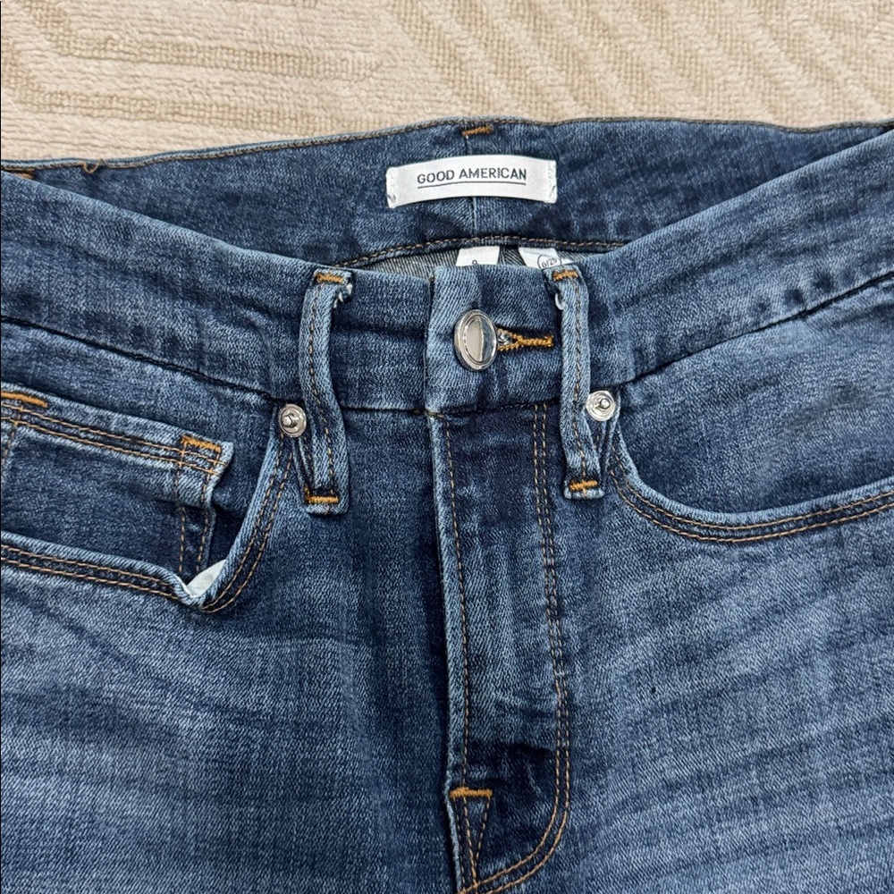 good American good legs crop jeans
size 25
worn once - Picture 3 of 4